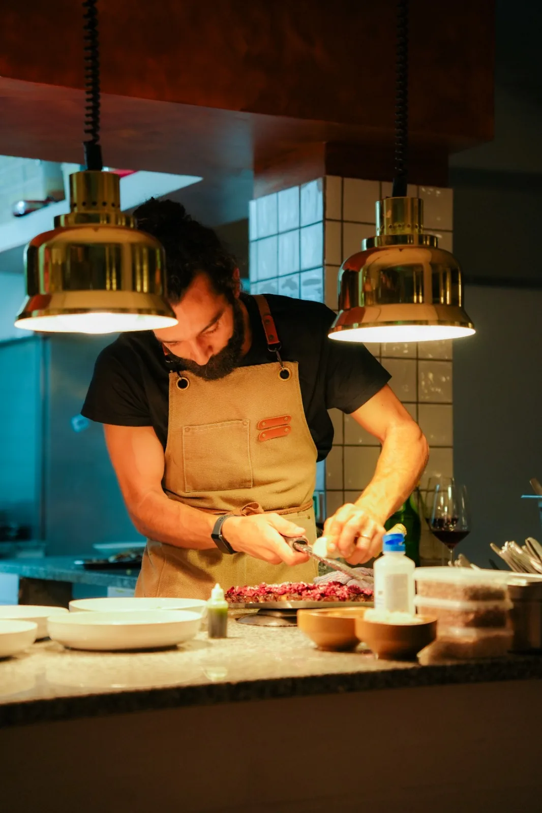 Chef a trabalhar com fermentados Kin